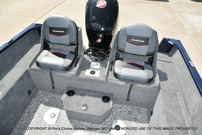 Slide: The Image of Tracker Pro Guide V-175 Combo 2026 - 15