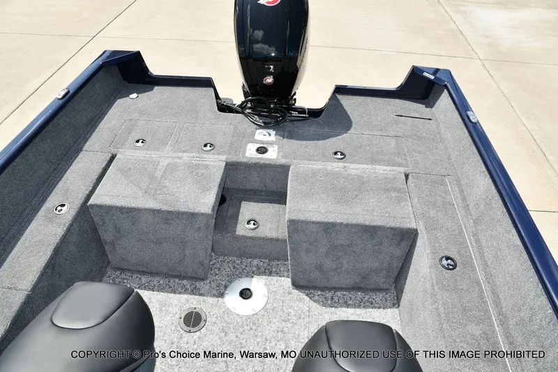 Slide: The Image of Tracker Pro Guide V-175 Combo 2026 - 16