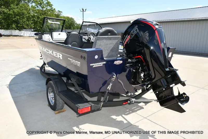 Slide: The Image of Tracker Pro Guide V-175 Combo 2026 - 22