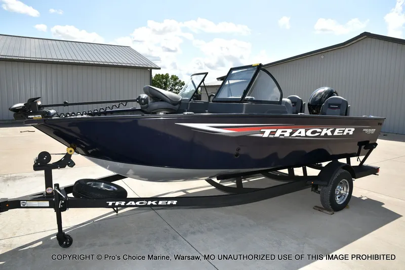 Slide: The Image of Tracker Pro Guide V-175 Combo 2026 - 24