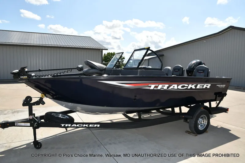 Slide: The Image of Tracker Pro Guide V-175 Combo 2026 - 25