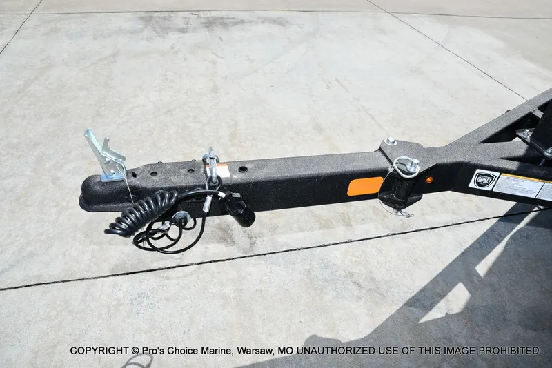 Slide: The Image of Tracker Pro Guide V-175 Combo 2026 - 28