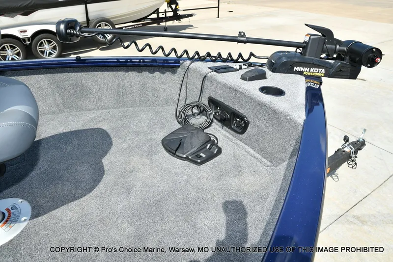 Slide: The Image of Tracker Pro Guide V-175 Combo 2026 - 30