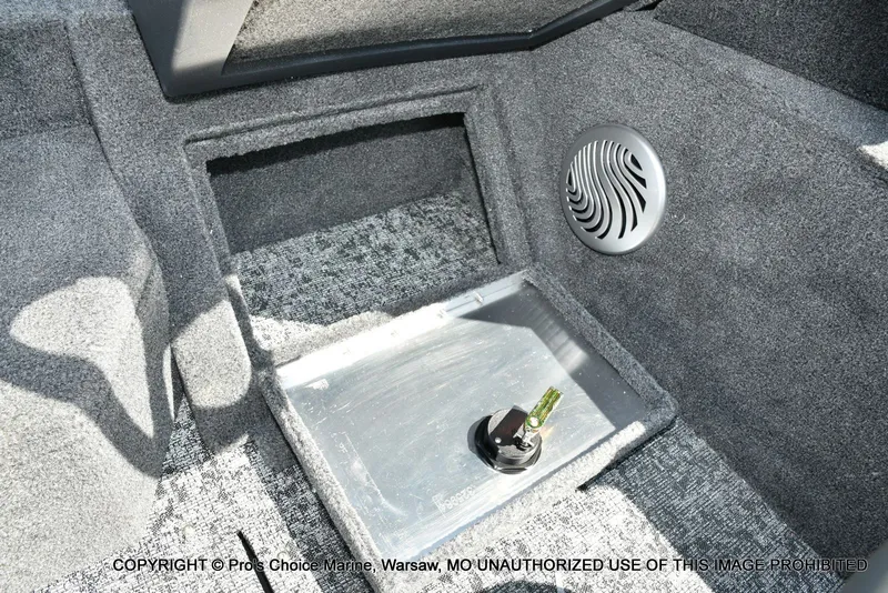 Slide: The Image of Tracker Pro Guide V-175 Combo 2026 - 40