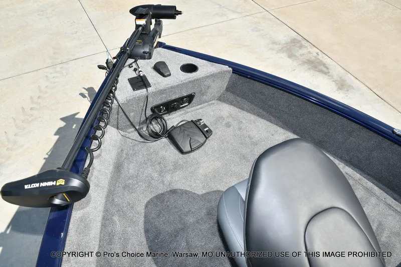 Slide: The Image of Tracker Pro Guide V-175 Combo 2026 - 50