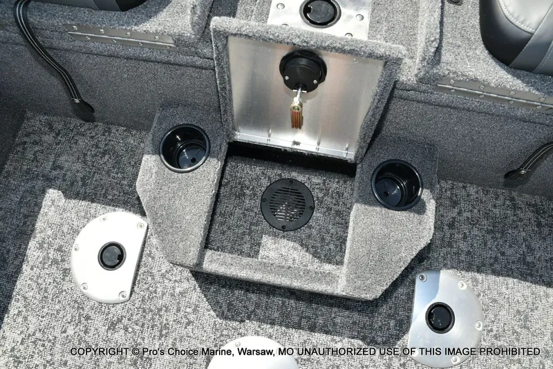 Slide: The Image of Tracker Pro Guide V-175 Combo 2026 - 61