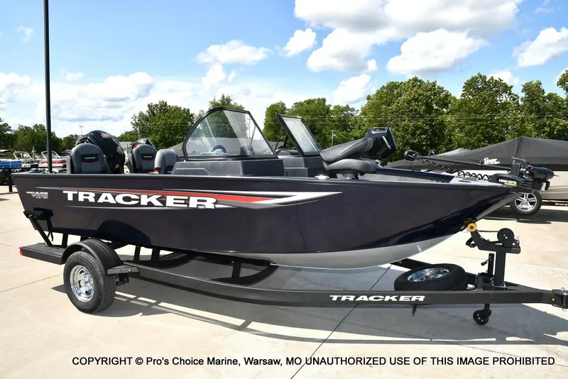 Slide: The Image of Tracker Pro Guide V-175 Combo 2026 - 70