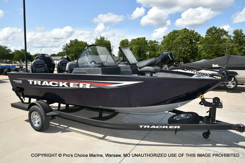 Slide: The Image of Tracker Pro Guide V-175 Combo 2026 - 72