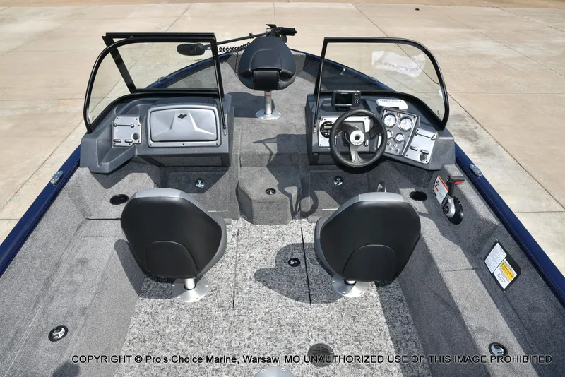 Slide: The Image of Tracker Pro Guide V-175 Combo 2026 - 8