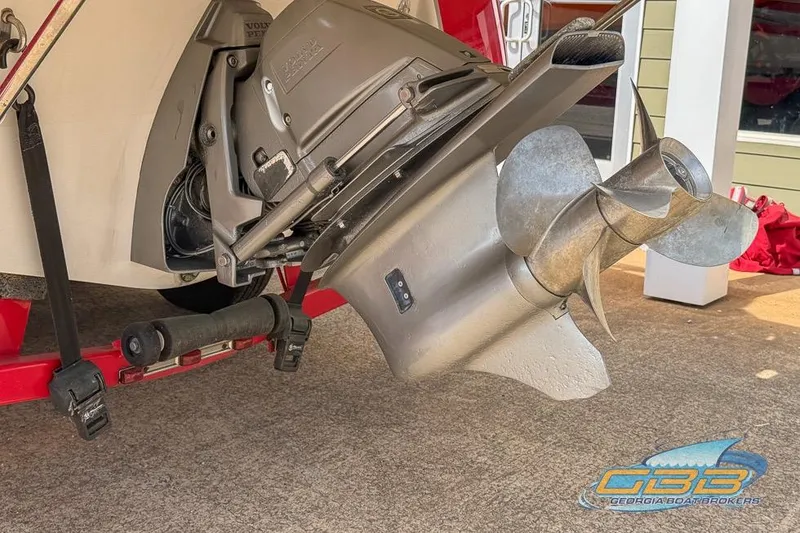 Slide: The Image of 2008 Four Winns F224 boat propeller and outdrive on display. - 5