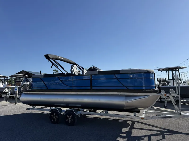 The Image of Veranda Relax Series 22RC Tri-toon-200HP 2026 - 1