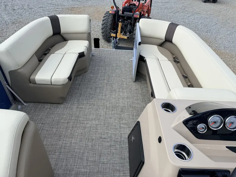 Slide: The Image of SunCatcher Select Series 20C-90HP SHO YAMAHA 2026 - 11