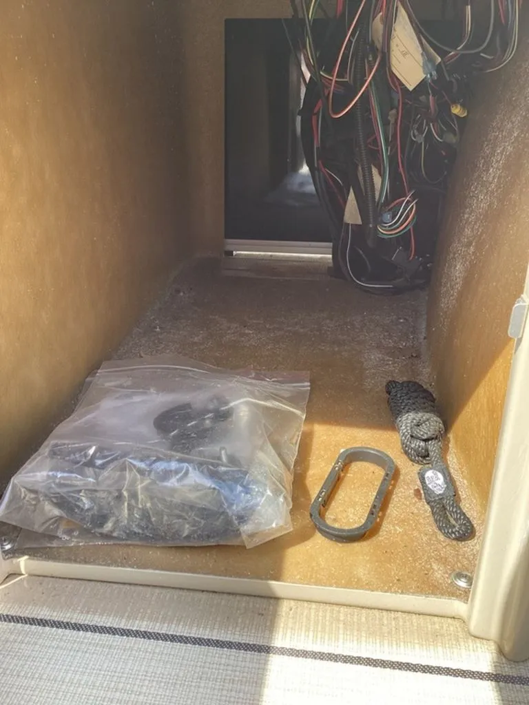 Slide: The Image of SunCatcher Select Series 324SS 2023 - 25