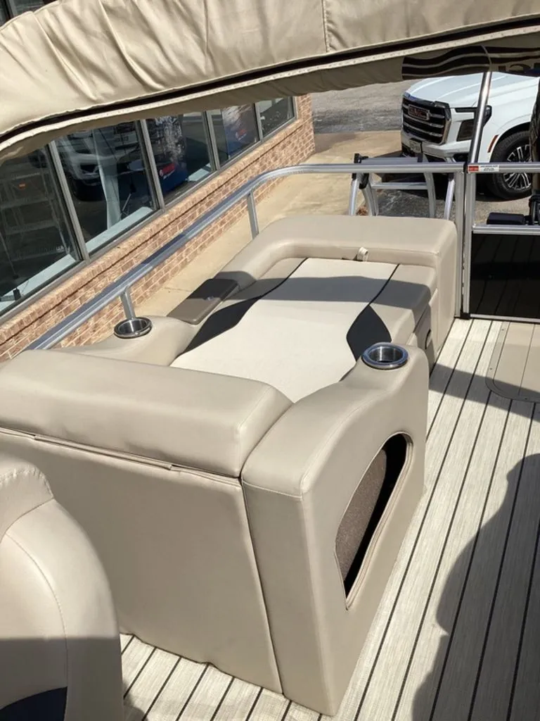 Slide: The Image of SunCatcher Select Series 324SS 2023 - 29