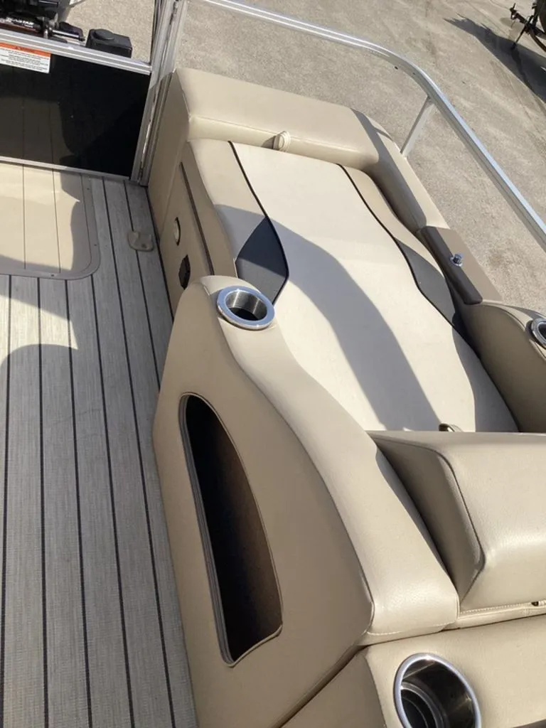 Slide: The Image of SunCatcher Select Series 324SS 2023 - 39