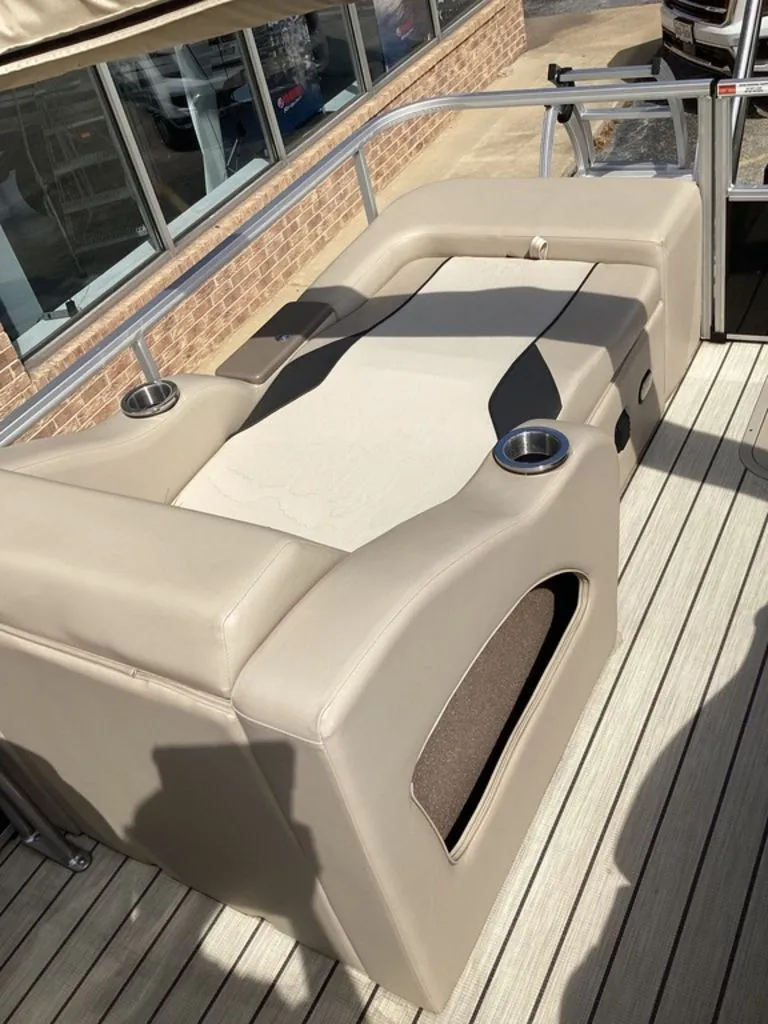 Slide: The Image of SunCatcher Select Series 324SS 2023 - 40