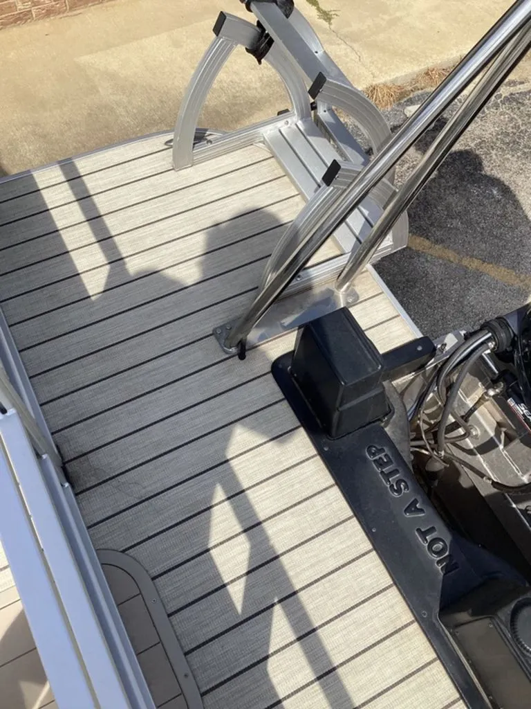 Slide: The Image of SunCatcher Select Series 324SS 2023 - 49