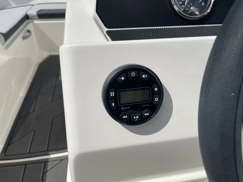 Slide: The Image of Bayliner 170EL 2024 - 29