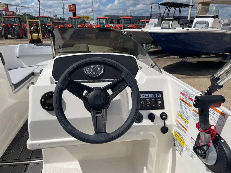 Slide: The Image of Bayliner 170EL 2024 - 34