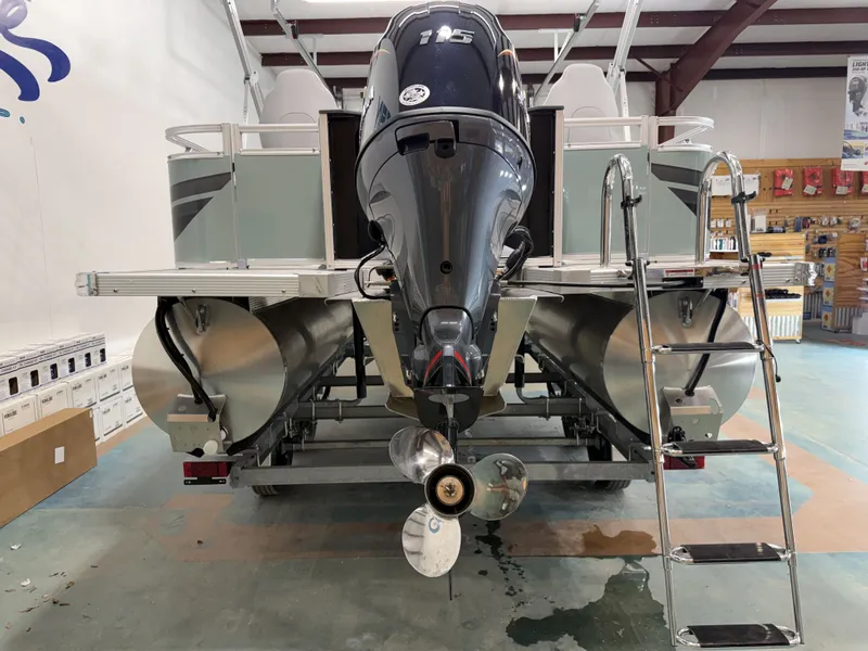 Slide: The Image of Avalon Venture 85 Rear Fish - 21' 2026 - 3