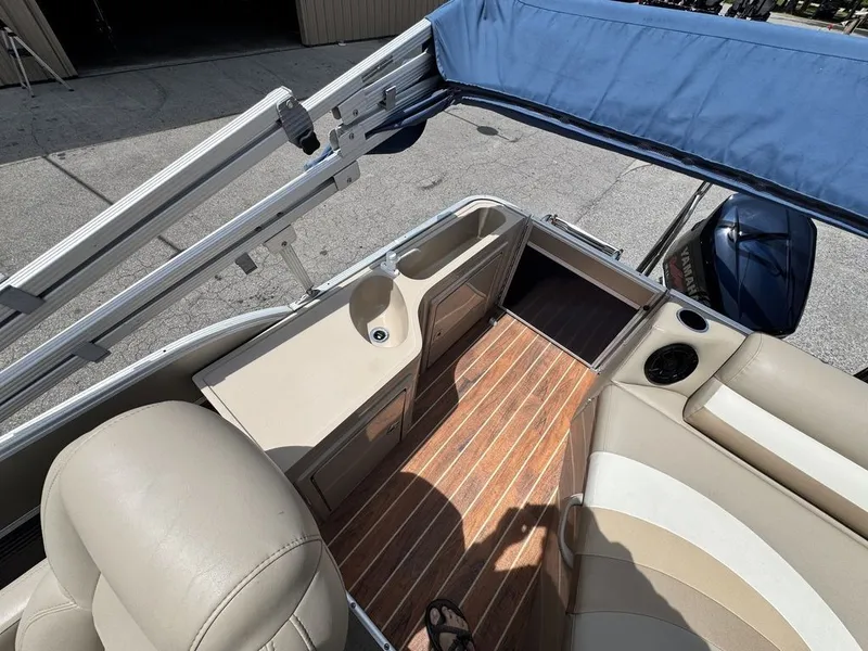 Slide: The Image of Crest Classic 250 Series SLR-X 2013 - 10