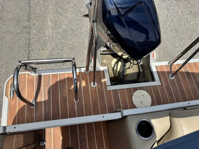 Slide: The Image of Crest Classic 250 Series SLR-X 2013 - 13