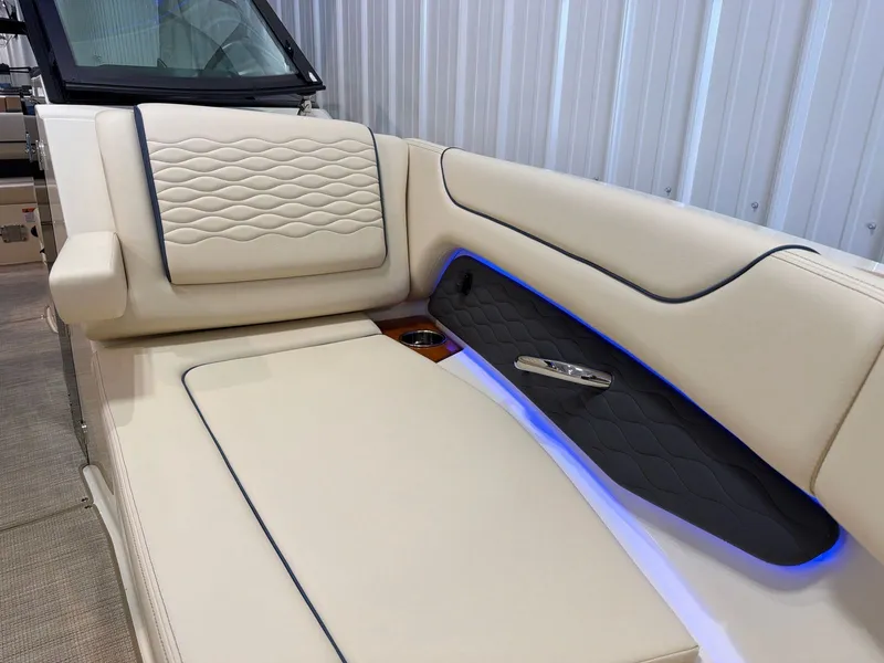 Slide: The Image of Chris-Craft Sportster 28 2026 - 14