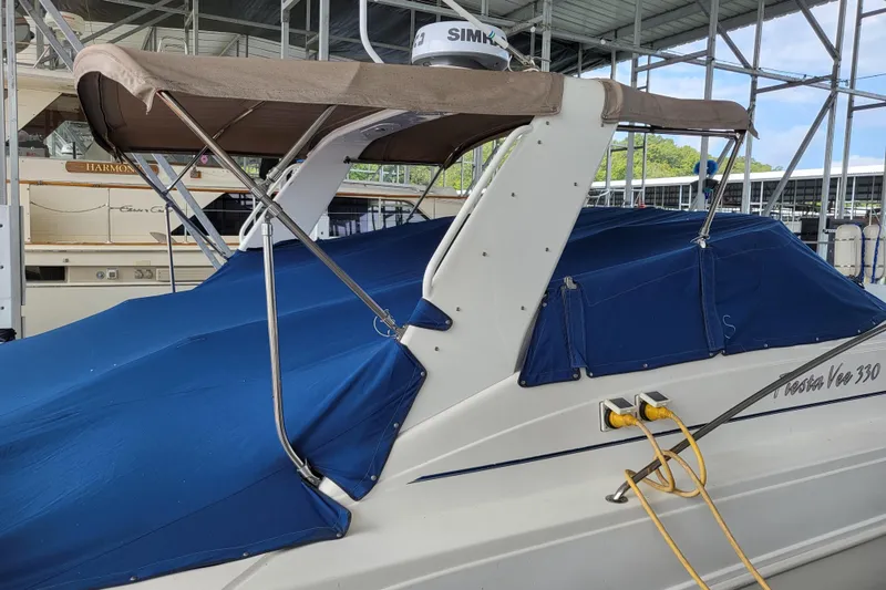 Slide: The Image of 1999 Rinker Fiesta Vee 330 Mooring Cover - 4