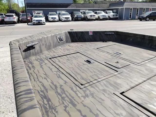 Slide: The Image of Lowe Roughneck RX1860 SC 2026 - 4