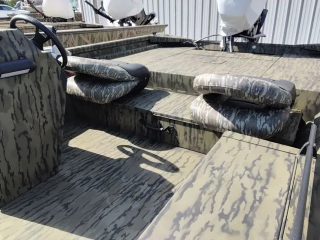 Slide: The Image of Lowe Roughneck RX1860 SC 2026 - 5