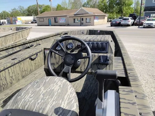 Slide: The Image of Lowe Roughneck RX1860 SC 2026 - 7