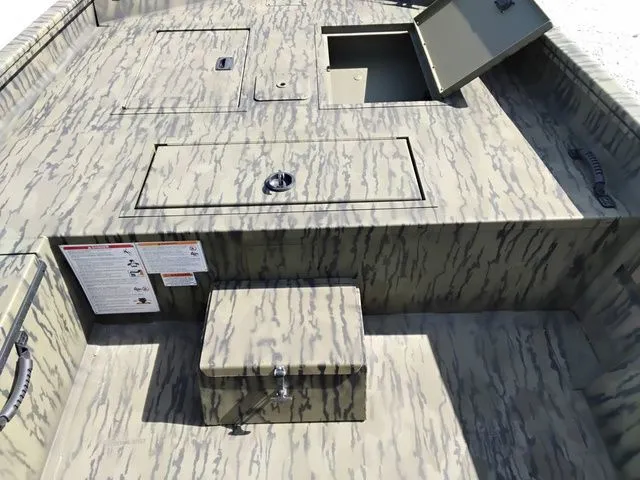 Slide: The Image of Lowe Roughneck RX1860 SC 2026 - 8