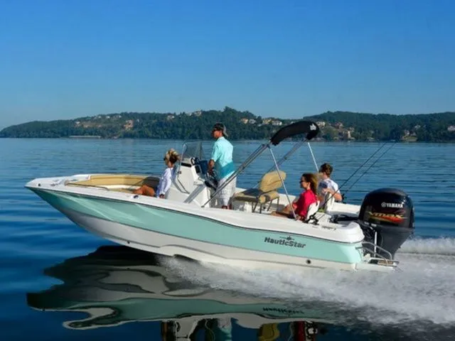 The Image of NauticStar 211 Hybrid 2020 - 1