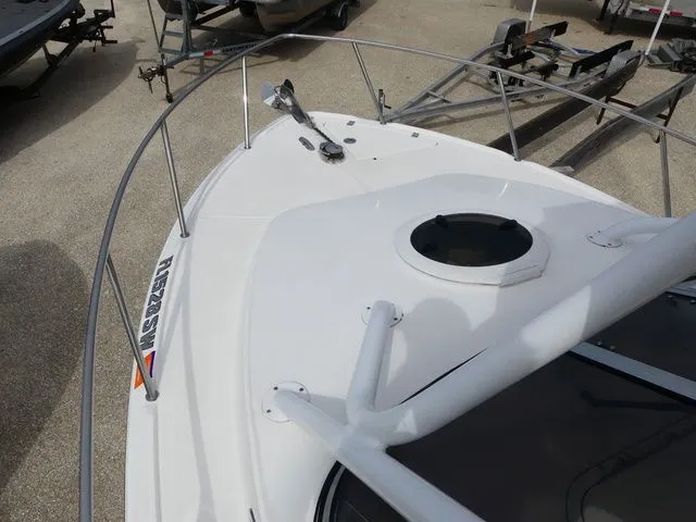 Slide: The Image of Sea Fox 256 Voyager Walkaround 2016 - 12