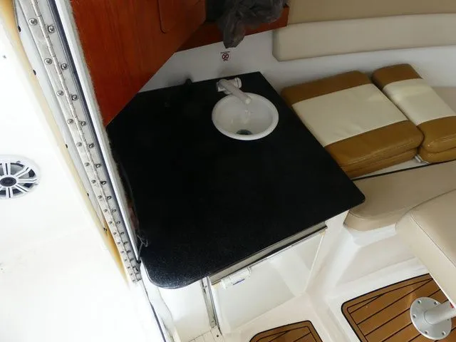 Slide: The Image of Sea Fox 256 Voyager Walkaround 2016 - 19