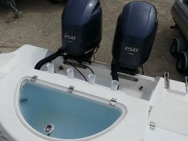 Slide: The Image of Sea Fox 256 Voyager Walkaround 2016 - 22