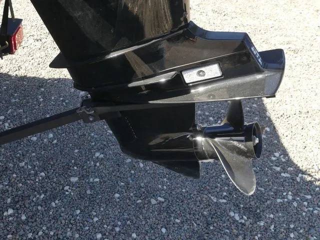 Slide: The Image of Tracker Pro 170 2024 - 11