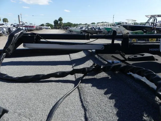 Slide: The Image of Tracker Pro 170 2024 - 14