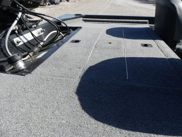 Slide: The Image of Tracker Pro 170 2024 - 17