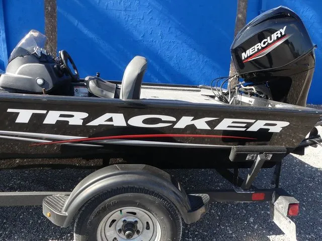 Slide: The Image of Tracker Pro 170 2024 - 7