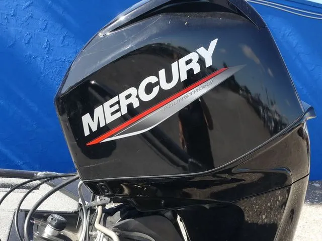 Slide: The Image of Tracker Pro 170 2024 - 9