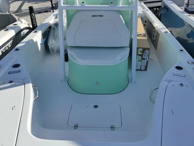 Slide: The Image of Sea Pro 250 Bay 2026 - 16