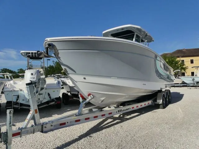 The Image of Blackfin 302 CC 2023 - 1