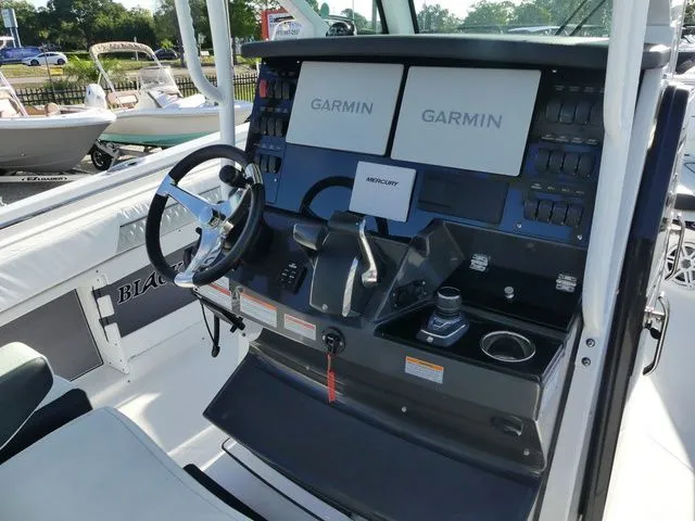 Slide: The Image of Blackfin 302 CC 2023 - 12