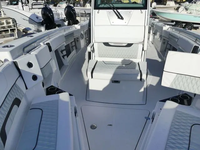 Slide: The Image of Blackfin 302 CC 2023 - 17