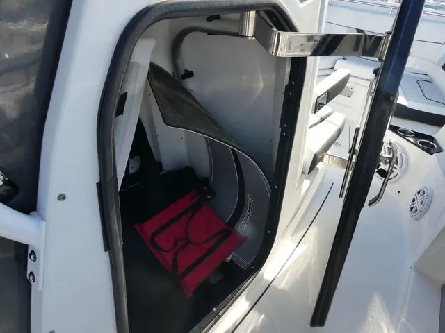 Slide: The Image of Blackfin 302 CC 2023 - 18