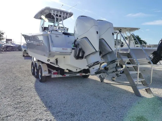 Slide: The Image of Blackfin 302 CC 2023 - 3