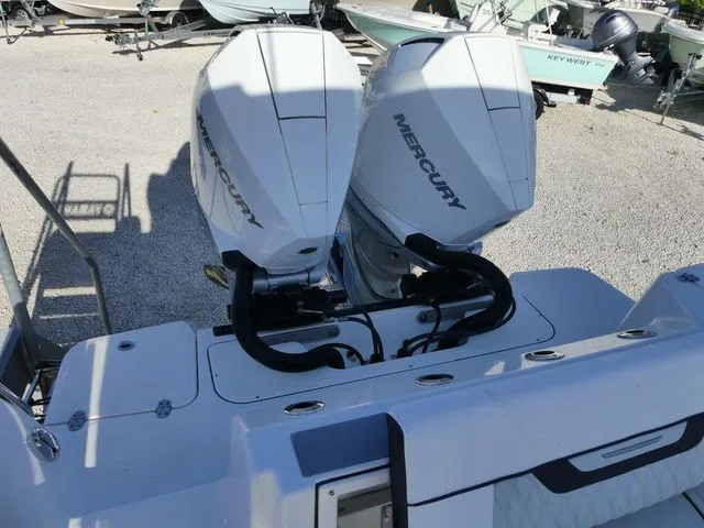 Slide: The Image of Blackfin 302 CC 2023 - 4