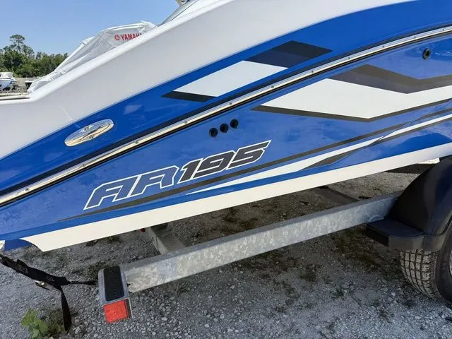 Slide: The Image of Yamaha AR195 2020 - 17