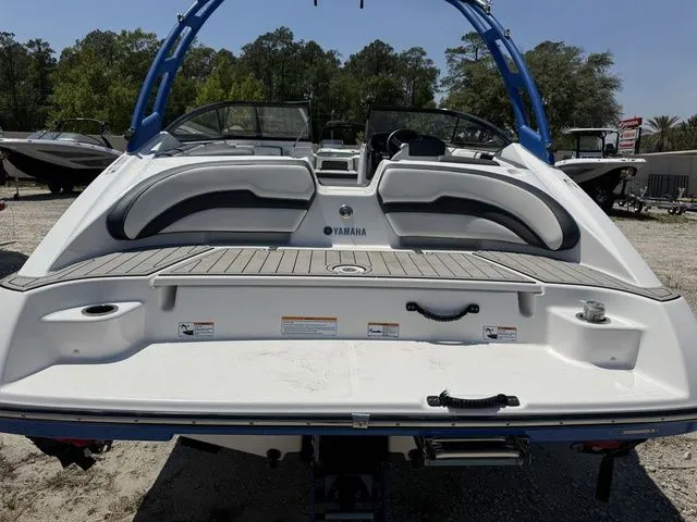 Slide: The Image of Yamaha AR195 2020 - 18